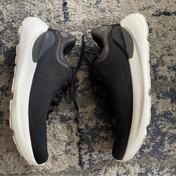Lululemon Beyondfeel Running Shoes Size 10 - Picture 10 of 17